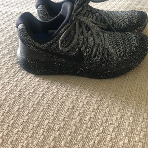 Nike Women's Luna Running shoes